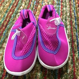 Speedo water shoes